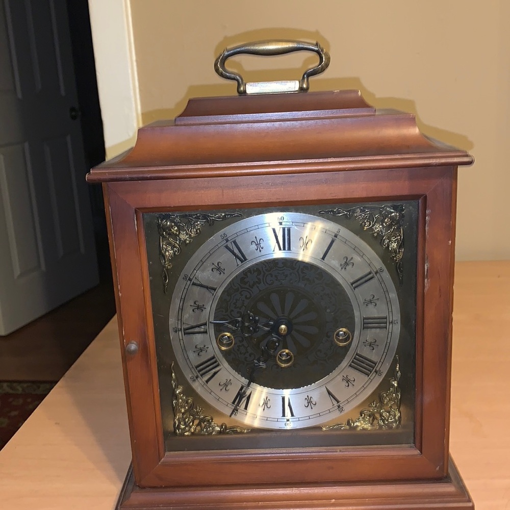 Vintage mantle clock